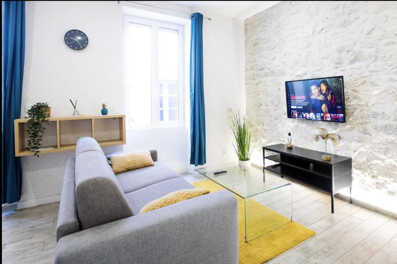 2 Pieces Centre-ville Equipe Nîmes